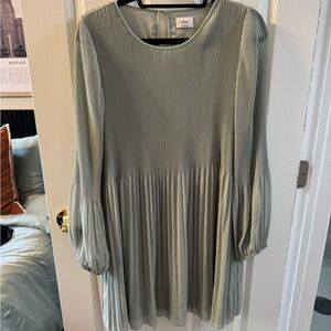 Aritzia Wilfred Soft Green Pleated Dress